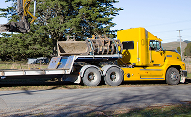 Stepdeck trucks for logistics freight shipping nationwide